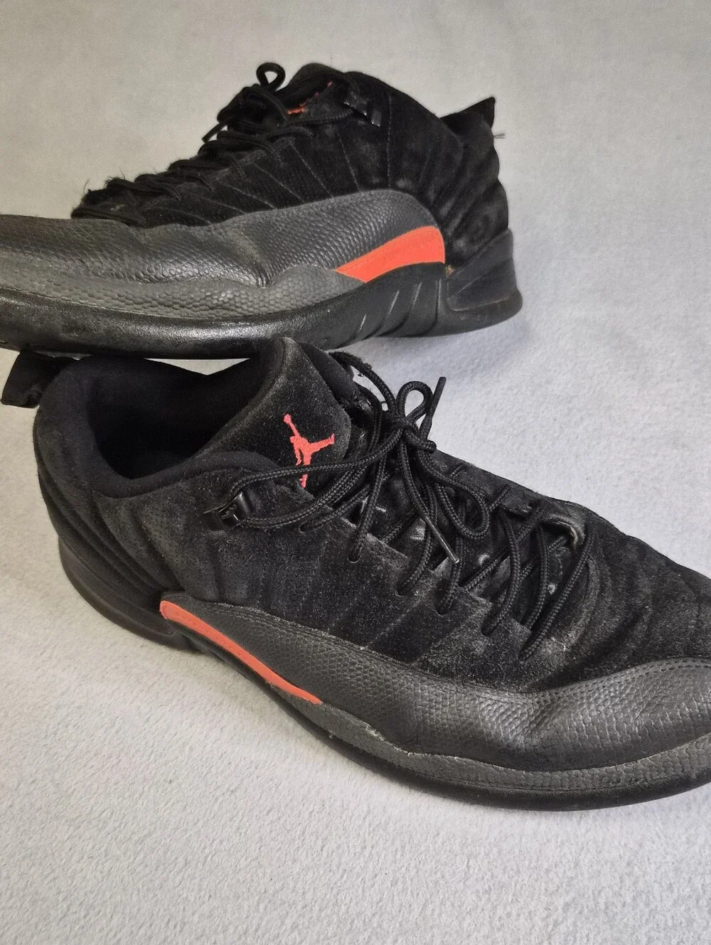 Jordan 23's black trainers, with red detailsSize US 11.5 #sneakers #basketball